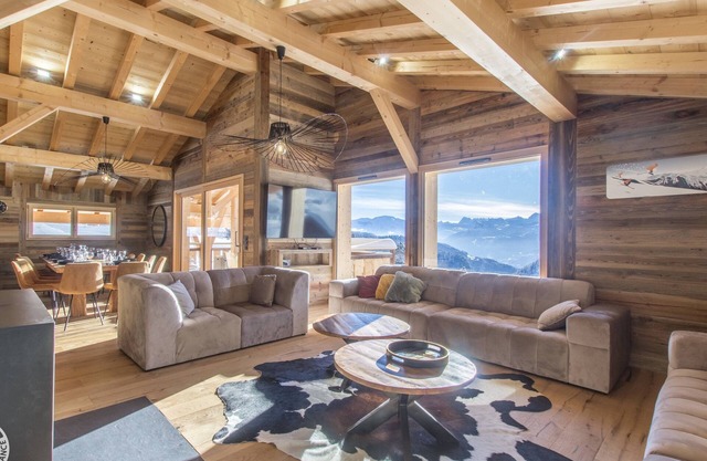 Chalet Panoramique 14 pers facing Mont Blanc on the slopes Sauna Jacuzzi