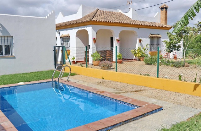 Chalet Pilahito with private pool
