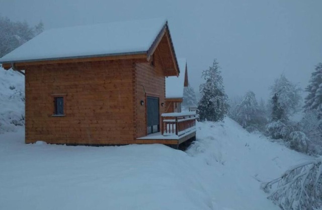 Chalet "Refuges Des Hauts 1" with Private Terrace, Balcony & Wi-Fi