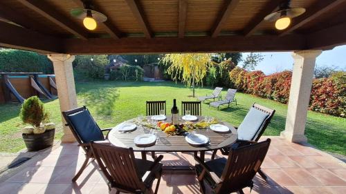 Chalet Rural Toñita 400 m playa piscina barbacoa chimenea