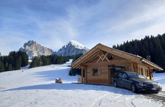 Chalet 'Silvesterhütte' with Mountain View, Private Terrace and Wi-Fi