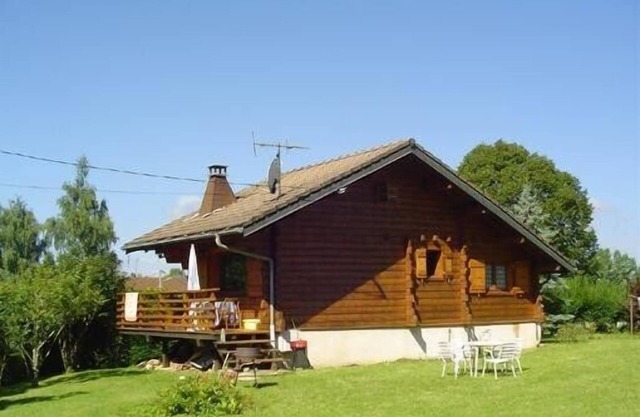 Chalet St Maurice Crillat (Jura) France - Région des Lacs