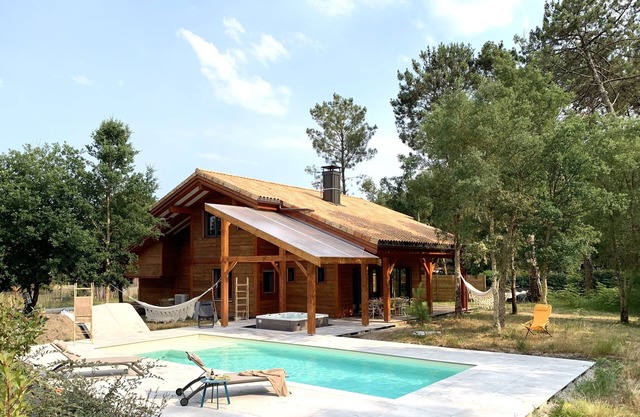 CHALET UNDER THE CORKS