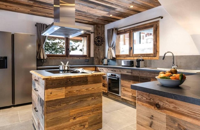Chalet, view mountain, swimming pool, sauna, balcony, parking, tv, 300m², Champagny-en-Vanoise