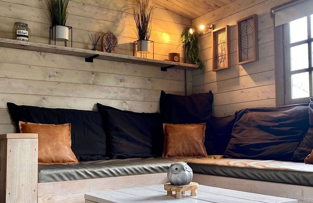 Chalet with a spacious garden, in Friesland