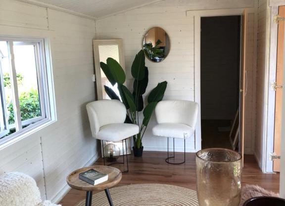 Chalet with amazing garden Zeeland