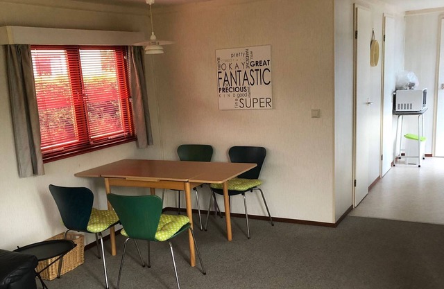 Chalet with bicycle storage, near Wadden Sea