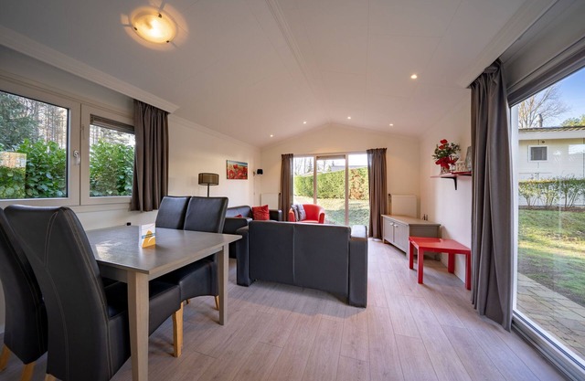 Chalet with garden, near Brunssummerheide