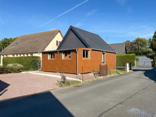 Chaleureux chalet à 3 minutes à pied de la mer - Parking gratuit