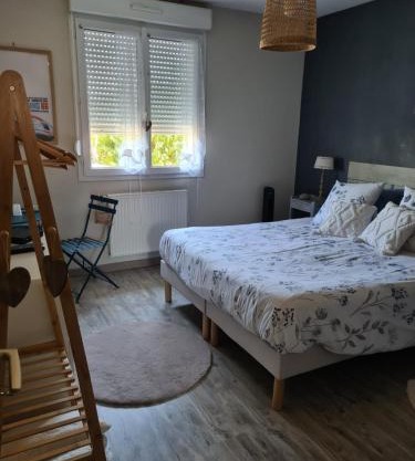 Chambre à 10 minutes du circuit des 24H du MANS et à 5 minutes sortie Autoroute A11