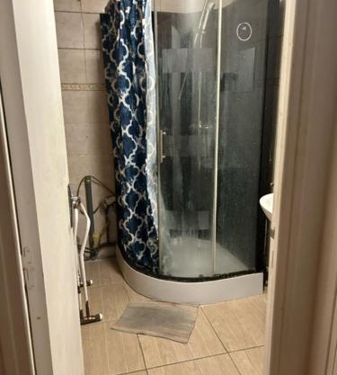 Chambre calme dans une colocation de 5 personnes