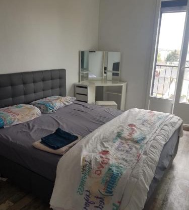 chambre confort dans un logement partagé à 10 minute du circuit 24h