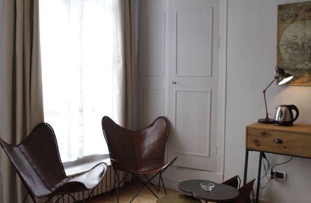 Chambre d'hôtes "Jules Verne" garden view. Breakfast included