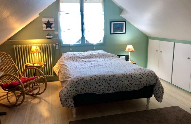 Chambre double avec salle de bain privative