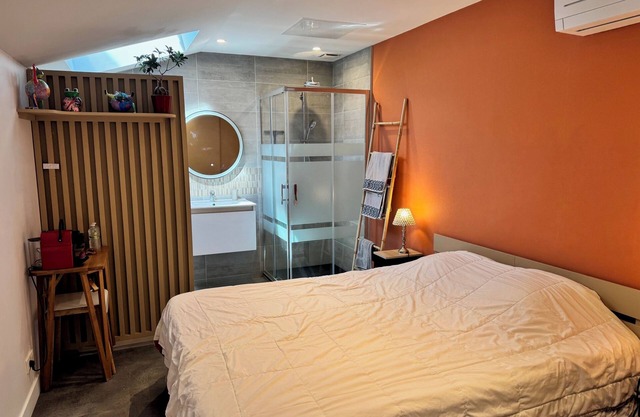 Chambre Double Dans Maison Face à la Plage de Saint Colomban