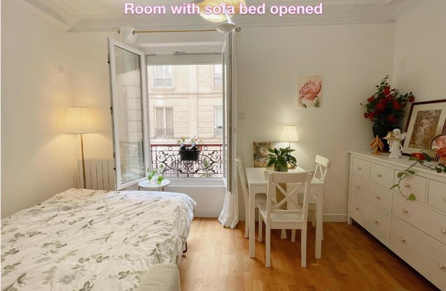 Chambre privée, sdb partagé, Arc de Triomphe, métro 1, T3b, RER c e a