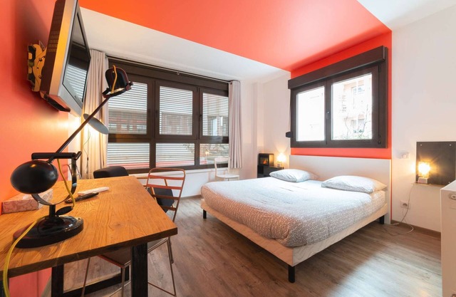 Chambre privative rouge