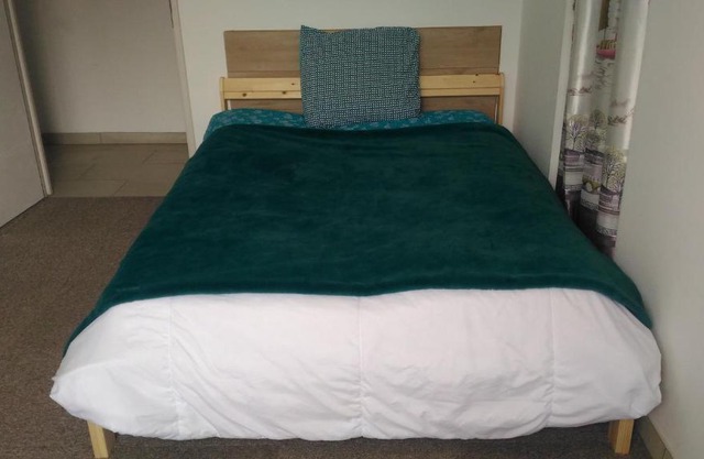 Chambre Privee Salle de Bain Privee centre ville Claye