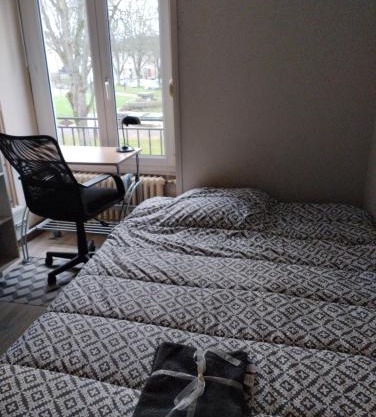 Chambres indépendantes et lumineuses