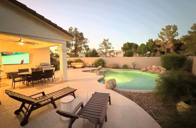 Chandler Ocotillo Oasis 4BR w/Heated Pool & Golf