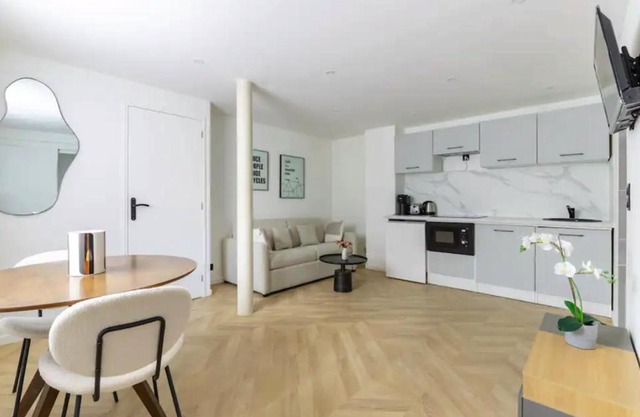 Chapelle/Ordener : Magnifique appartement 1BR/4P