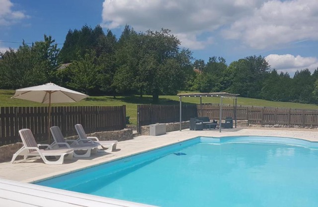 Character 2 bed cottage within walking distance of bar/restaurants