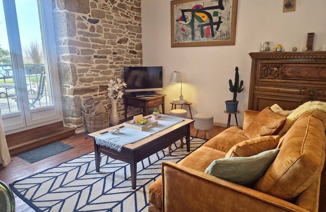 Character apartment with sea view on the corniche of Concarneau