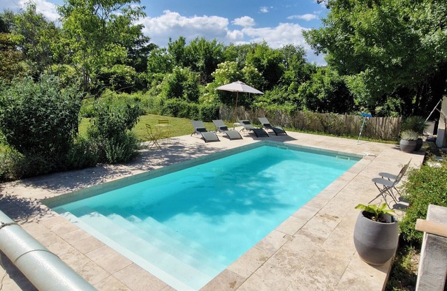 Character house with private pool, private parking, large garden and Wifi