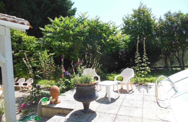 Character room for rent mini 2 nights