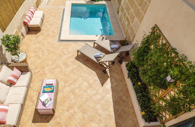 Character townhouse with pool and parking