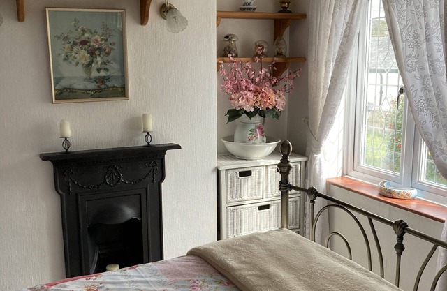 Character Victorian Cottage Opposite Common Land within New Forest National Park