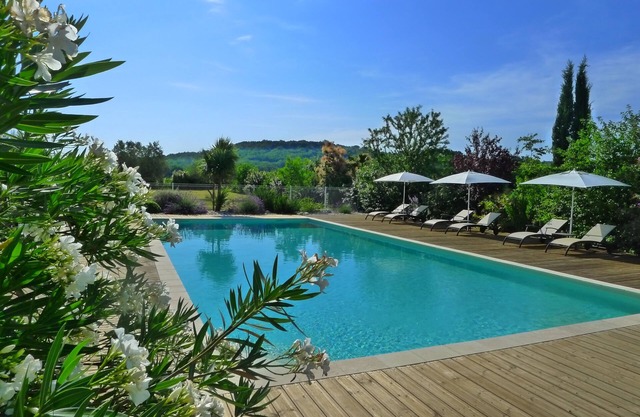 Charm and comfort, cottage close to the pont du gard