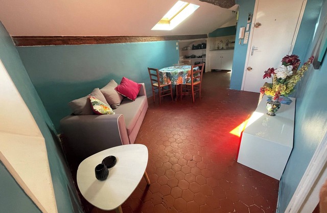 Charmant Deux Pièces Marseillais