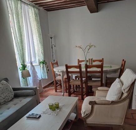Charmant petit appartement provençal