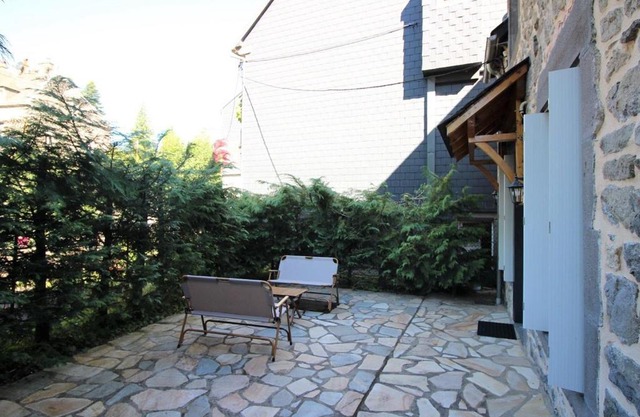 Charmant T2 au Mont-Dore, 38m², proche thermes, terrasse et wifi, résidence calme, parking à proximité - FR-1-608-252