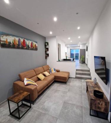 charmante maison 2 chambres, entièrement rénovée