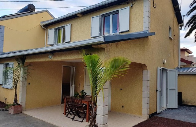 Charmante Maison avec Jardin à Tampon