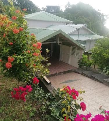 Charmante maison près de Rivière-Pilote - 65 m² avec terrasse.