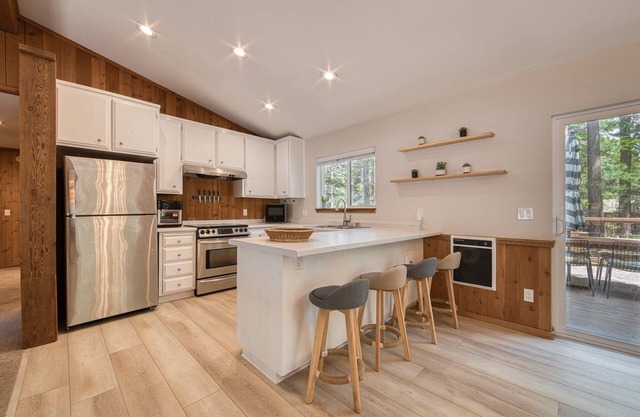 Charmed Cabin at Tahoe Donner by Tahoe Getaways - 2BR w/HOA Access