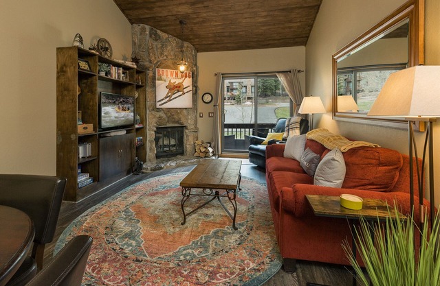 Charmed Chateau | Pool, HotTub, Ski Shuttle, Tennis, Mtn Views! Cascade #350