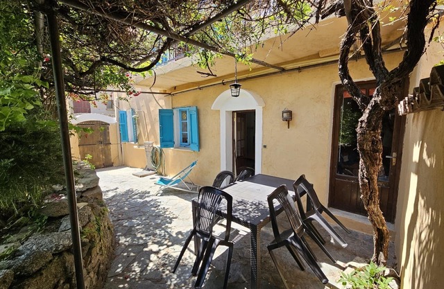 Charming house in an authentic Balagne village/10 minutes from the beach