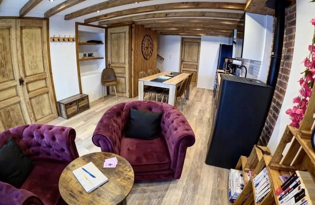 Charming cottage with pets allowed and Wi-Fi in Saint-Nicolas-des-Biefs