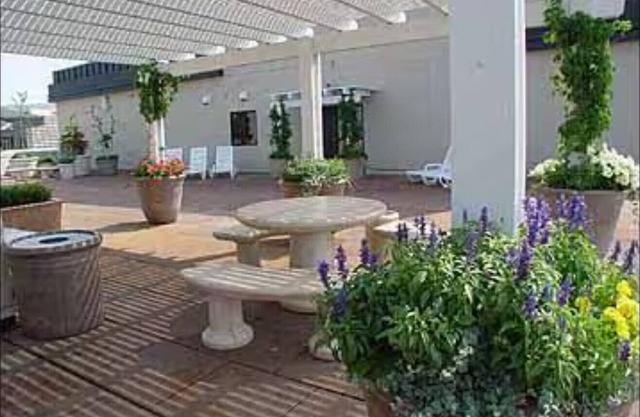 Charming 1.5-bedroom condo with AC, fitness room in fabulous Salt Lake City