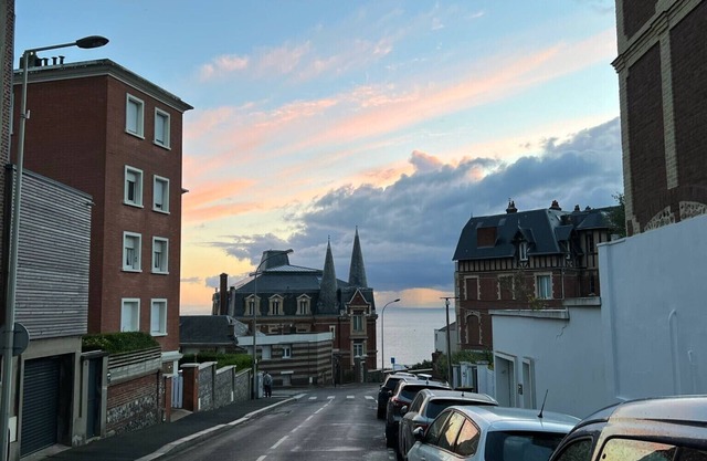 Charming 1-bedroom apartment in cool Le Havre with WiFi