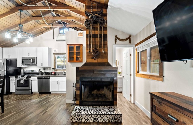 Charming 1BR Cabin with Kids' Loft in Julian