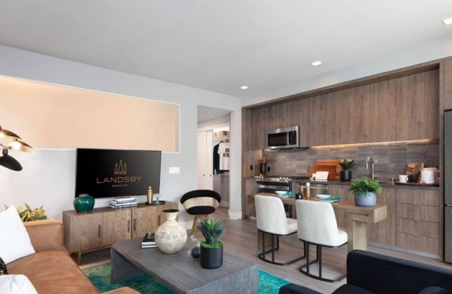 Charming 1BR Condo at Landsby with Hot Tub