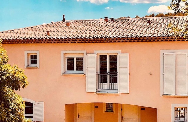 Charming 2-Bed Cottage in Callian, France