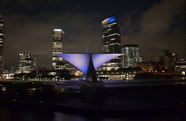 Charming 2-bedroom condo in peaceful South Milwaukee with AC