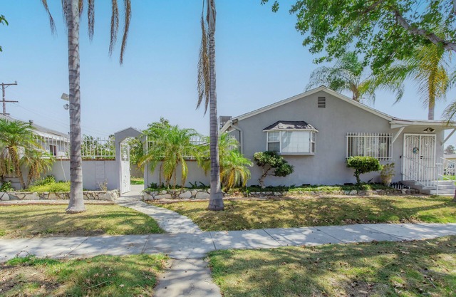 Charming 2-bedroom house in amazing Monterey Park with AC