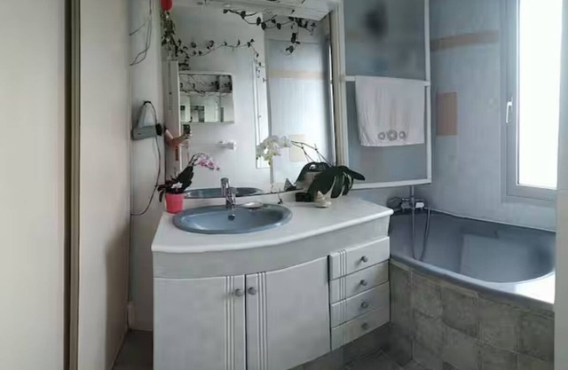 Charming 2-bedroom apartment in wonderful Gentilly with AC